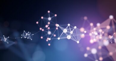 Abstrakcja ewolucji modelu językowego Granite 4.0: kryształowa sieć neuronowa, przepływ danych, futurystyczna paleta barw.