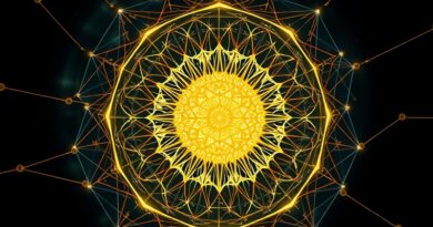 Błyszczący rdzeń Postgres w krystalicznej strukturze open-source, opleciony złotymi nićmi. Symbolizuje wzrost i sukces Supabase.