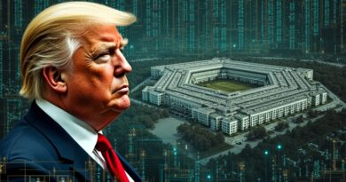 Kolaż cyfrowy: Trump w barokowym portrecie na tle obwodów, banków i ataku cyfrowego na Pentagon.