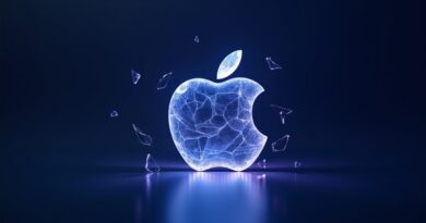 Polerowane logo Apple połączone z prześwitującym obwodem AI, otoczone szkłami symbolizującymi złamane obietnice
