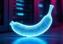 Przezroczysty banan przekształcający się w strumień wideo w neonowo oświetlonej serwerowni.